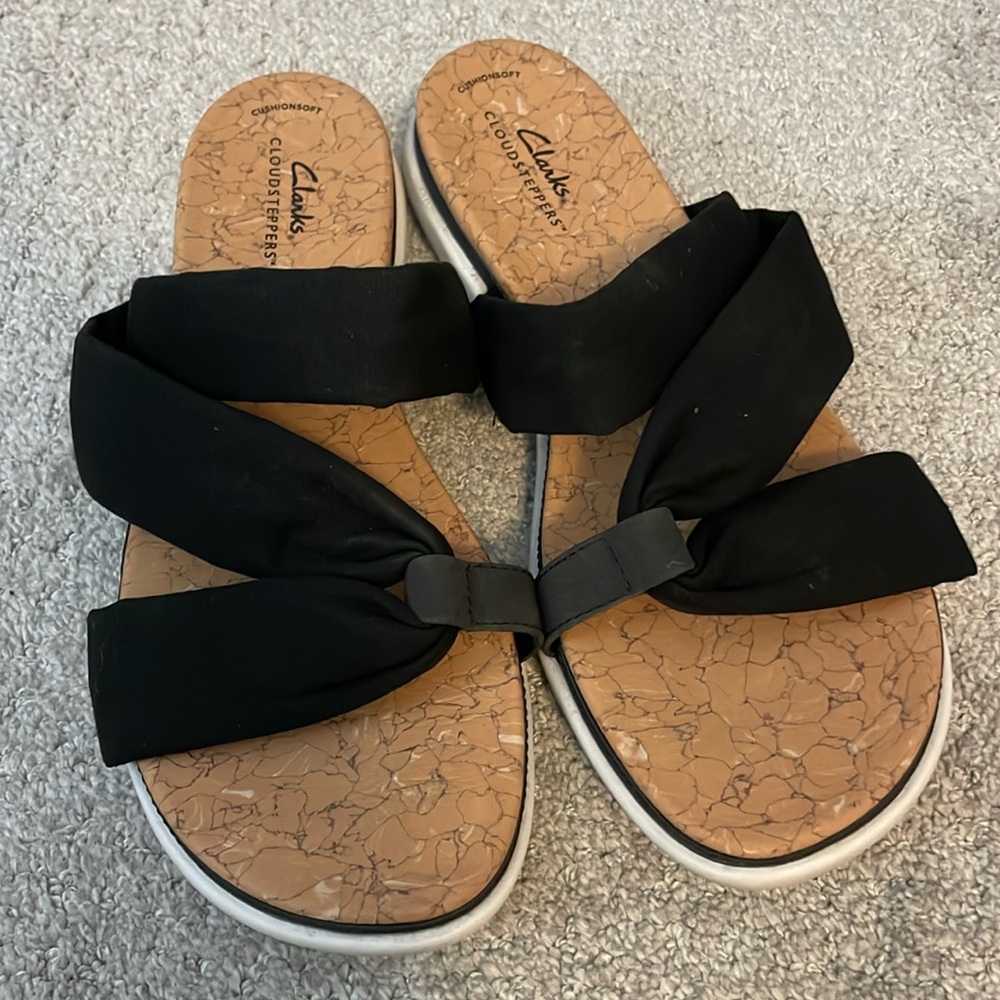 Clark’s Cloudsteppers sandals size 11